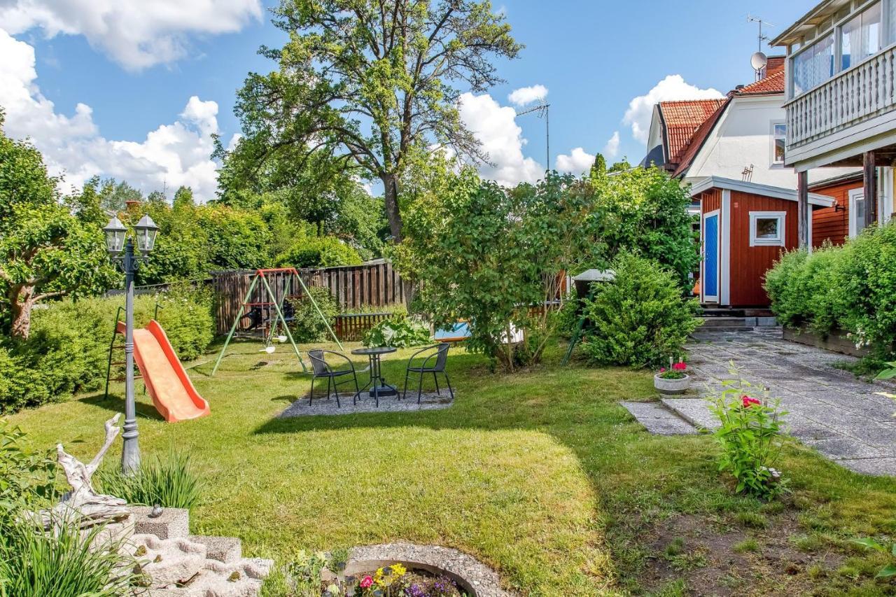 Simple Little Cottage In A Cozy Courtyard In Vimmerby Exterior foto